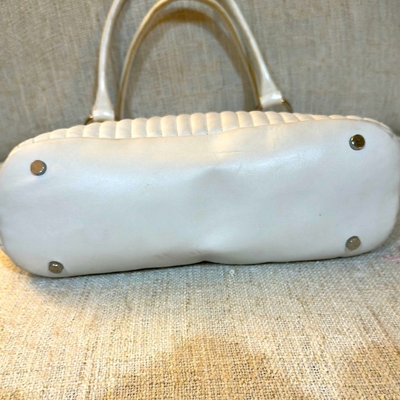 Charles David Quilted Tote - Picture 7 of 13